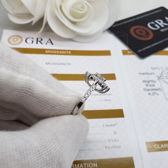 1 Carat Moissanite Flower Ring 925 Sterling Silver 18K Gold Plated D-VVS1 - Picture 3 of 5